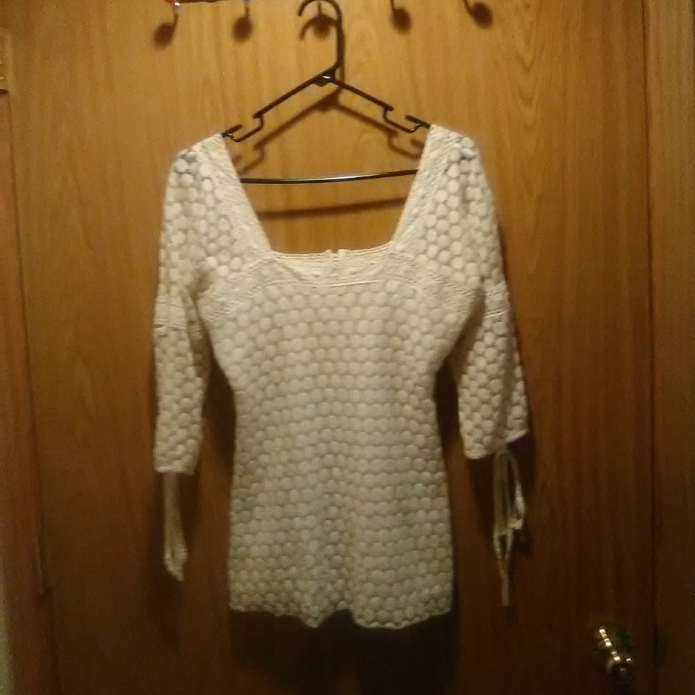 LAST CHANCE Solitaire White Embroidered Top